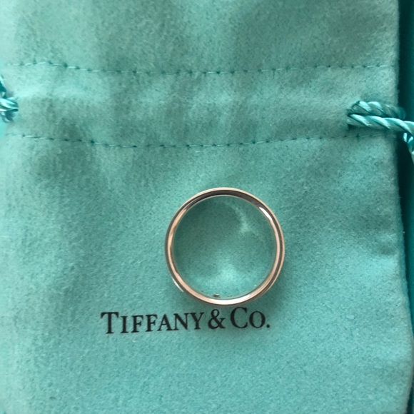 Last one)Beautiful Tiffany Lock ring with diamonds - Picture 2 of 3